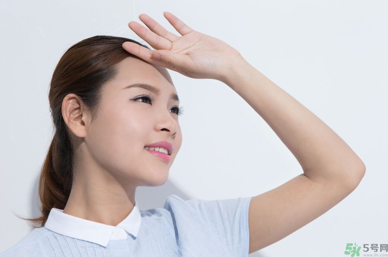 胳膊曬黑了多久能恢復(fù)？胳膊曬黑了怎么白回來？