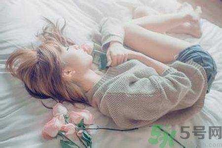 女生成績是睡出來的 女孩的成績是怎么睡出來的？