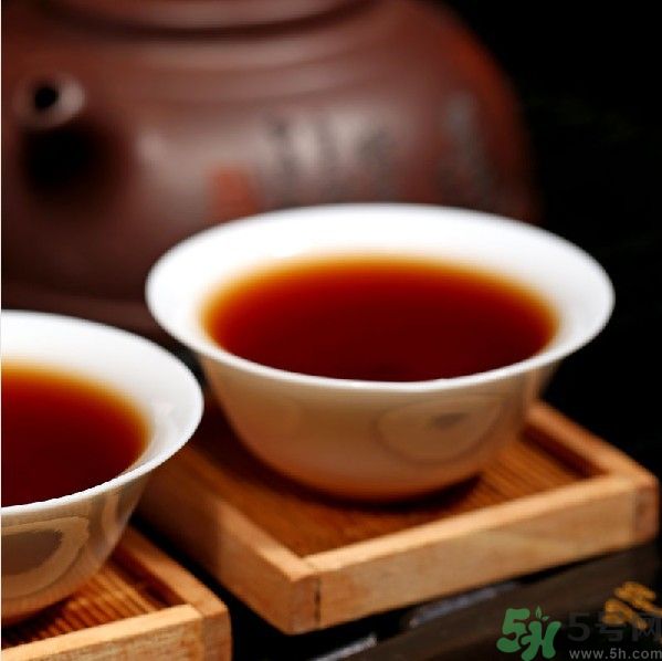 普洱茶生茶好還是熟茶好？普洱茶的功效與作用？