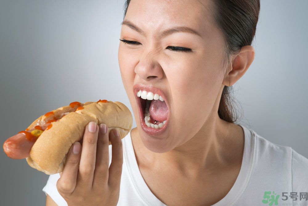 青春期女生吃很多是怎么回事？青春期女生很能吃怎么辦？