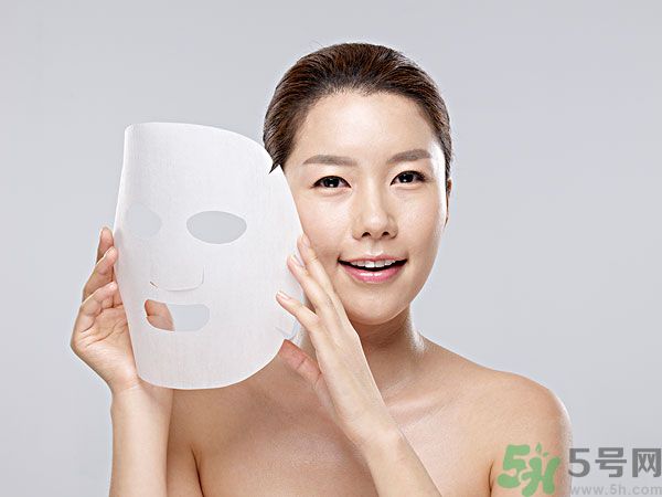 洗澡的時(shí)候可以敷面膜嗎？敷面膜和洗澡的順序