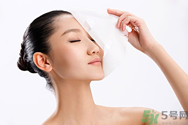 洗澡的時候可以敷面膜嗎？敷面膜和洗澡的順序
