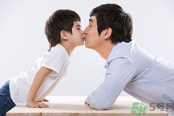 父親節(jié)給爸爸買什么禮物好？父親節(jié)送什么禮物給爸爸？