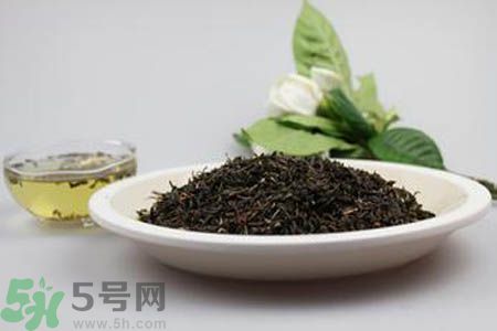 茉莉花茶可以和玫瑰花茶一起喝嗎？茉莉花茶和玫瑰花茶一起泡著喝好嗎？