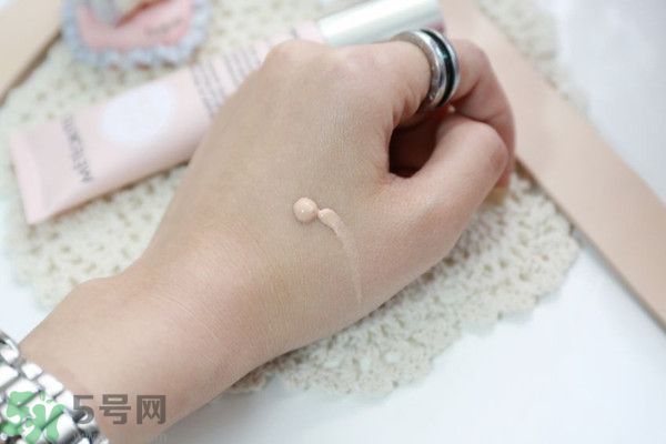 法國嬌蘭幻彩流星亮肌乳怎么使用？法國嬌蘭幻彩流星亮肌乳使用心得