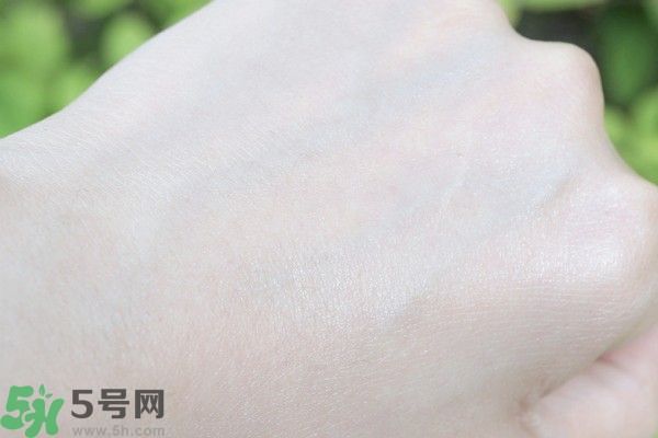 法國嬌蘭幻彩流星亮膚修顏液怎么使用？法國嬌蘭幻彩流星亮膚修顏液使用方法