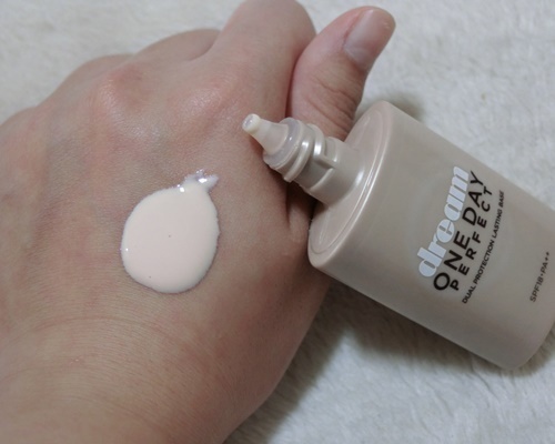 美寶蓮夢幻奇跡控油透潤持妝乳怎么樣？好用嗎？