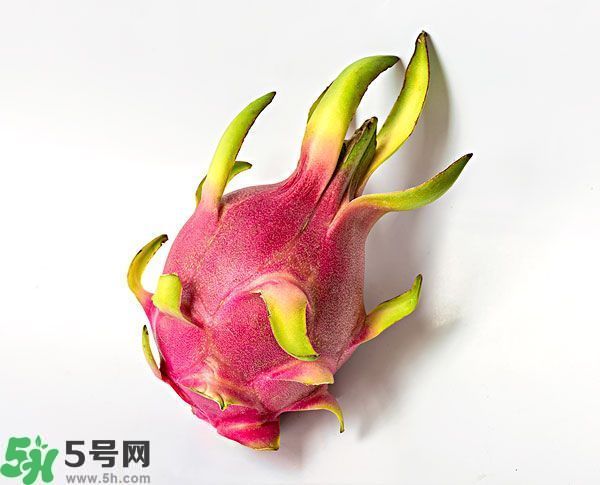 火龍果外面發(fā)霉了里面還能吃么？火龍果外皮爛了還能吃嗎？
