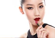 唇色深的人適合什么顏色的口紅？如何挑選口紅的顏色？