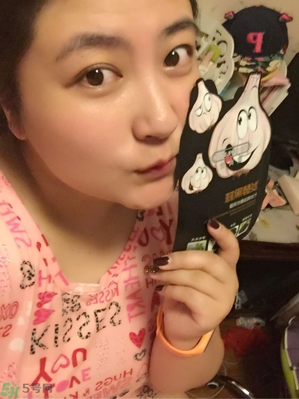 歐尚坊黑面膜怎么樣？歐尚坊黑蒜竹炭蠶絲面膜好用嗎？