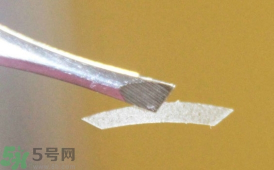 單眼皮怎么變雙眼皮了？單眼皮上面有一條線