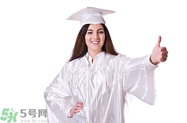 高中女生很矮還能長高嗎？高中女生矮怎么辦？