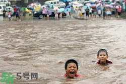 游泳喝到污水了怎么辦？游泳喝到臟水了會怎樣？