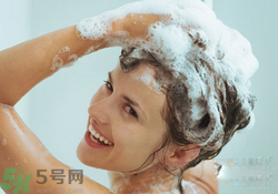夏天一天洗幾次澡比較好？夏天一天洗幾次澡比較養(yǎng)生？