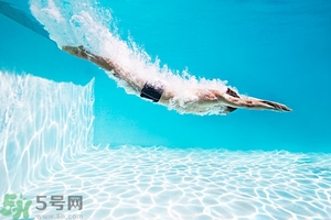 浮潛是什么意思？深潛和浮潛有什么區(qū)別？?