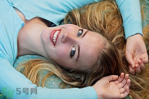 15歲女生接吻會(huì)懷孕嗎？女生和男生舌吻會(huì)懷孕嗎？