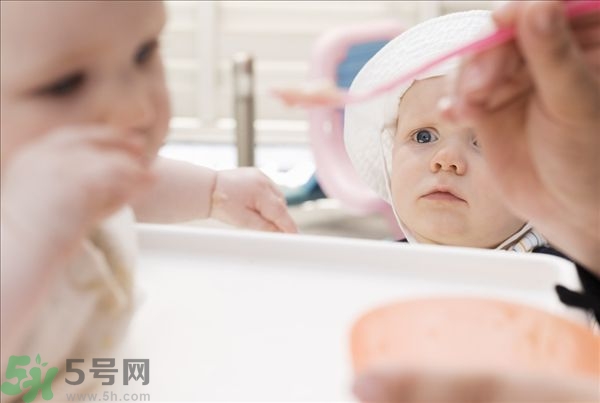 ?皰疹性咽峽炎有什么癥狀？寶寶?皰疹性咽峽炎癥狀