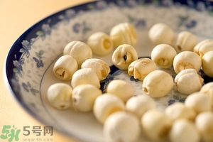 蓮子心泡水喝能去火嗎？蓮子心泡水喝有什么好處？