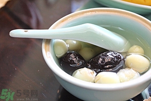 蓮子心能治失眠嗎？喝蓮心茶可以治療失眠嗎？