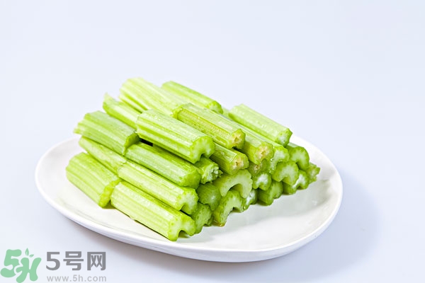 芹菜放久了能吃嗎？芹菜放軟了還能吃嗎？