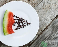 如何辨別催熟的西瓜？催熟的西瓜是什么樣的？