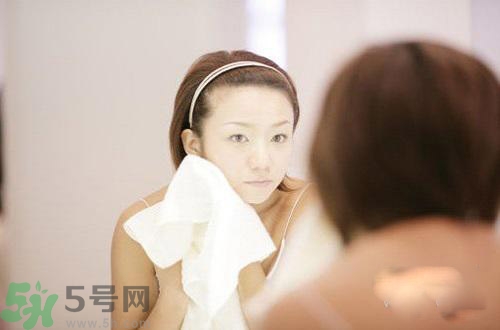 眼妝暈妝怎么辦？解救眼妝暈妝的方法