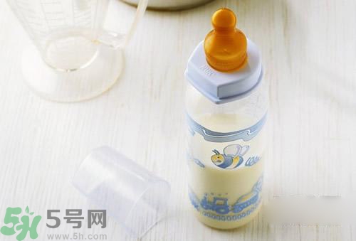 奶粉結(jié)塊是怎么回事？奶粉結(jié)塊可以吃嗎？
