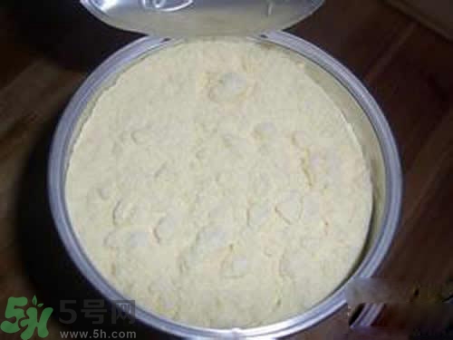 奶粉結(jié)塊是怎么回事？奶粉結(jié)塊可以吃嗎？