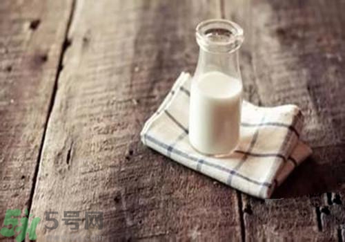 牛奶和羊奶哪個(gè)好？牛奶和羊奶哪個(gè)更有營養(yǎng)？