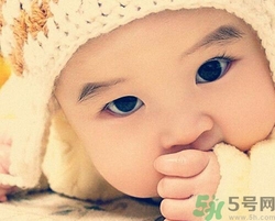小孩指甲發(fā)白是怎么回事？小孩指甲發(fā)白怎么辦？