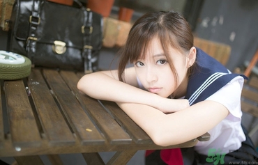 15歲月經(jīng)推遲二個月正常嗎？15歲兩個月沒來月經(jīng)是怎么回事？