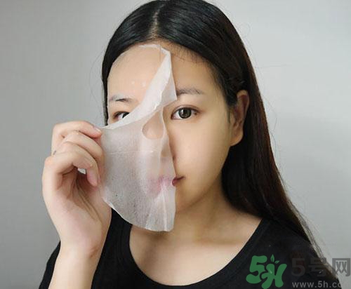 敷面膜前要用爽膚水嗎？敷面膜前要不要用爽膚水？