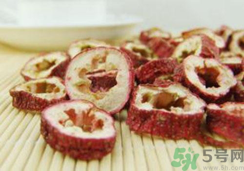 吃山楂片會上火嗎？上火可以吃山楂片嗎？