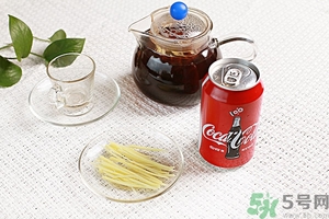 可樂能和咖啡一起喝嗎？咖啡和碳酸飲料能一起喝嗎？
