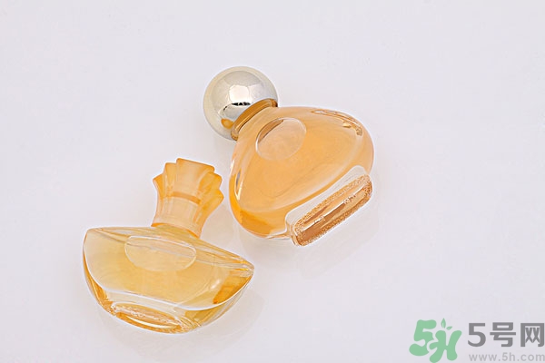 香水能掩蓋狐臭嗎？香水可以除狐臭嗎？
