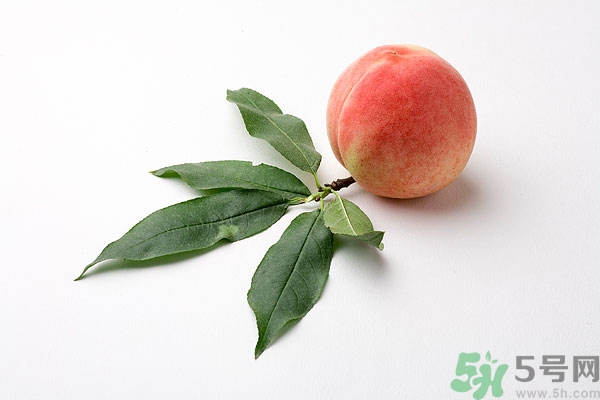 桃子裂口是什么原因？表面有裂口的桃子能吃嗎？