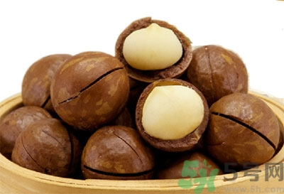 夏威夷果肉黏殼怎么辦？夏威夷果能放多久？