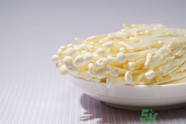 金針菇發(fā)霉了能吃嗎？金針菇長白毛還能吃嗎？
