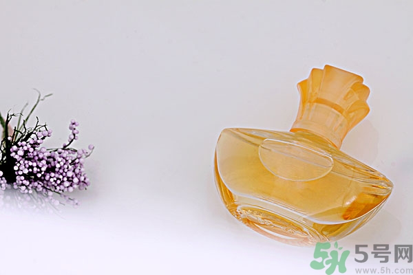 香水能掩蓋狐臭嗎？香水可以除狐臭嗎？