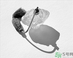 香水過敏了怎么辦？噴香水對身體有害嗎？