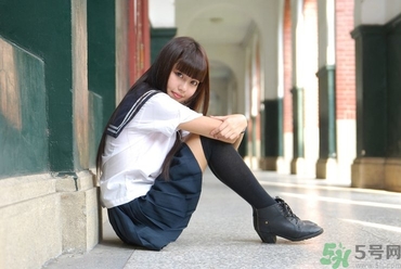 13歲來月經(jīng)正常嗎？13歲大便出血是怎么回事？
