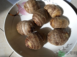 吃芋頭有什么好處和壞處？芋頭的營養(yǎng)價值與禁忌