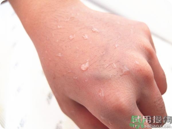安耐曬為什么那么稀？安耐曬是水狀液體的嗎？