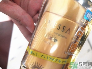 安耐曬為什么那么?。堪材蜁袷撬疇钜后w的嗎？
