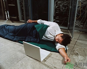 睡眠不規(guī)律如何調(diào)整？睡眠不規(guī)律會(huì)胖嗎？