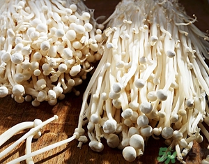 致癌金針菇怎么鑒別？如何選購金針菇？