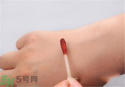 碘伏和碘酒哪個好？碘伏和碘酒有什么區(qū)別？