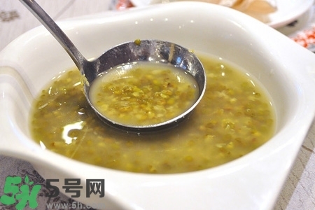夏天喝綠豆湯好嗎？夏天喝綠豆湯好不好？