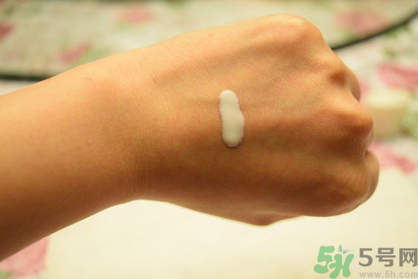 安耐曬和碧柔哪個(gè)好？安耐曬防曬霜和碧柔防曬霜哪個(gè)好？