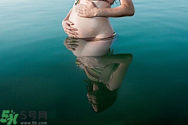懷孕能浮潛嗎？備孕可以游泳嗎？有影響嗎？